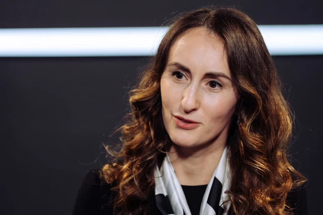 Karina Palkova uzsver, ka tagad, kad ārējās drošības riski ir ārkārtīgi augsti, žurnālistiem īpaši jādomā par satura kvalitāti, par profesionālās ētikas principu ievērošanu, jāpievērš uzmanība, vai žurnālists ar savu darbu, vai, iespējams, bezdarbību nekaitē valsts drošības interesēm.