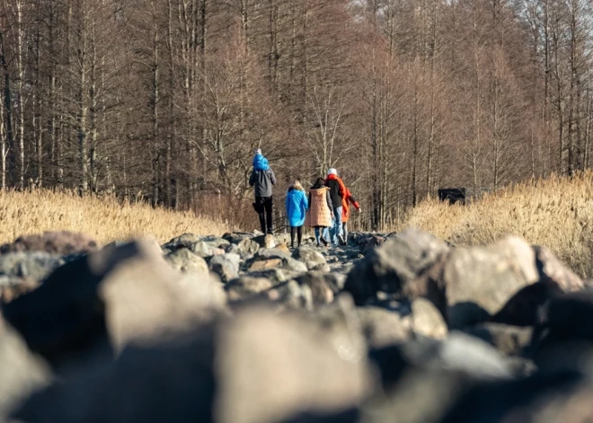 "Klau, ko darīsim, ja sāksies karš?" Psihoterapeites padoms, ja ģimenē ir atšķirīgi viedokļi par X stundu