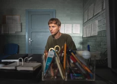 Niklāvs Kurpnieks Oskara Tirsas lomā.