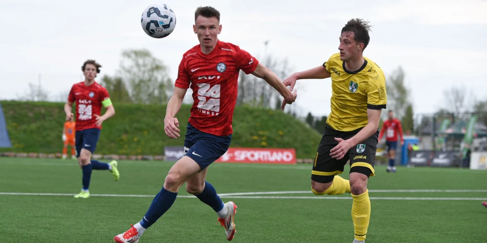 "Jelgavas" futbolisti spēles izskaņā gūst divus vārtus un pārspēj "Tukums 2000".