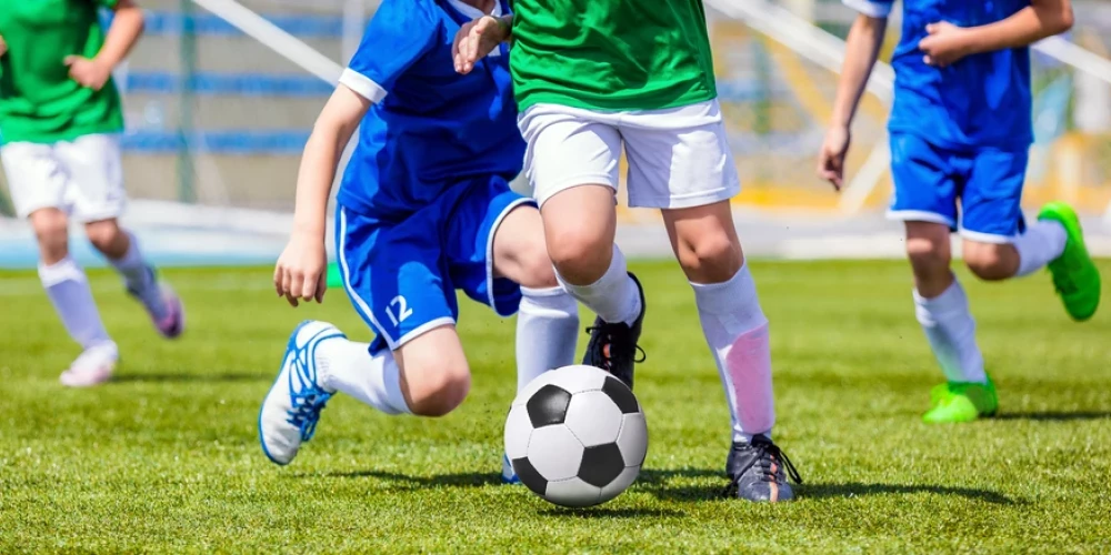Aizdomās par seksuālu vardarbību pret bērniem aizturēts vīrietis no sporta kluba "Babīte".