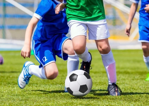 Aizdomās par seksuālu vardarbību pret bērniem aizturēts vīrietis no sporta kluba "Babīte".