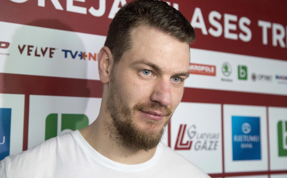 Indrašs un "Brynas" piedzīvo zaudējumu Zviedrijas hokeja līgas finālsērijas trešajā spēlē