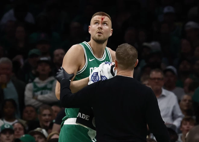VIDEO: Porziņģim ar elkoni pārsit pieri - tas netraucē latvietim samest 20 punktus "Celtics" otrajā uzvarā
