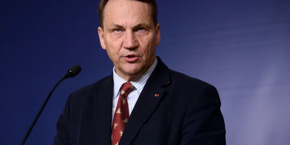 Polijas ārlietu ministrs Radoslavs Sikorskis norāda, ka Krievija vairs nekad nevaldīs Rīgā, Tallinā, Kijivā, Viļņā vai Kišiņevā.