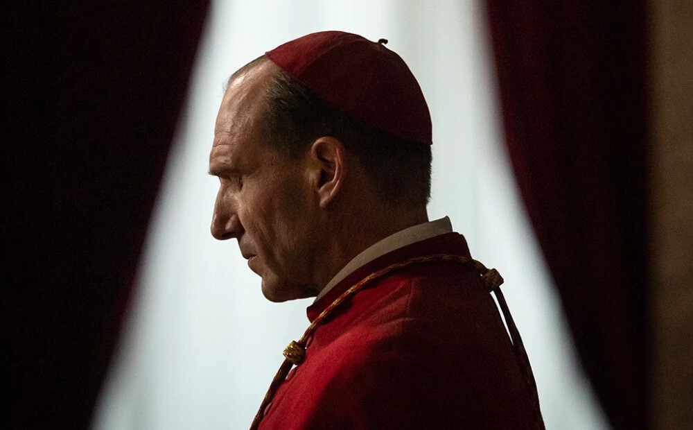 Pēc pāvesta Franciska nāves strauji pieaugusi interese par filmu "Konklāvs". Kāpēc tā?
