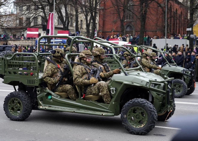В этом году - в Талси. Почему военный парад в годовщину восстановления независимости проходит в разных городах?