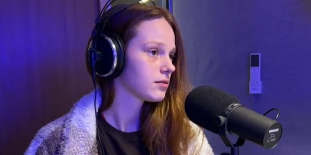 "TikTok" par absolūtu hitu kļuvusi STIRNAS dziesma “Pirksti dūrē”.