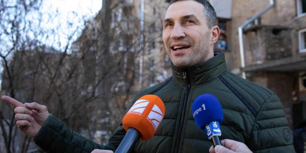 Kļičko ir viens no populārākajiem Ukrainas politiķiem, kas publiski norādījis, ka viņa valstij, miera labad, iespējams, būs jāatsakās no daļas savas teritorijas, kaut arī uz laiku.
