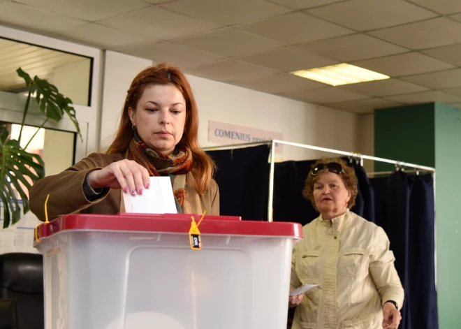 Par nepatiesu ziņu sniegšanu no pašvaldību vēlēšanu sarakstiem izsvītroti vairāki desmiti kandidātu