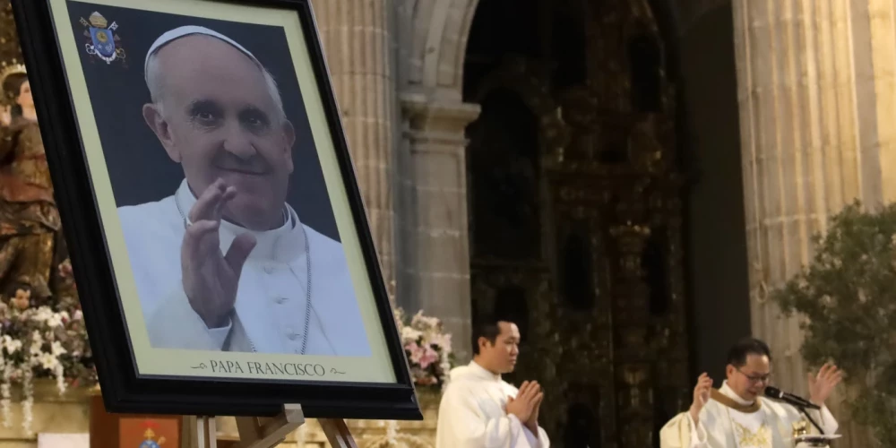 Pāvesta Franciska zārku līdz ceturtdienai apmeklējuši 128 000 sērotāju.