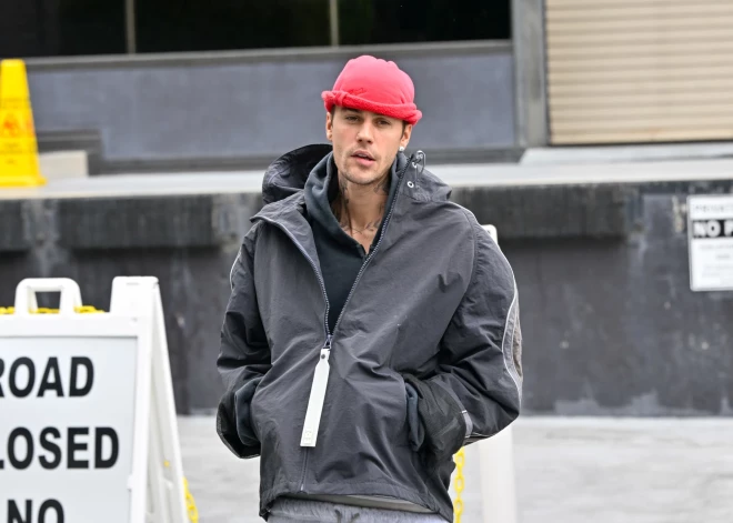 "Tam ir jābeidzas!" Džastins Bībers dalās ar video, kurā redzama paparaci uzmācība. Līdzjūtības vārdus viņam velta arī Dagmāra Legante