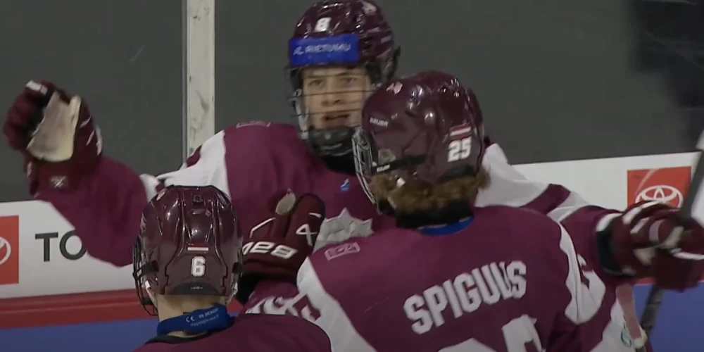 Latvijas hokejisti pasaules U-18 čempionāta mačā zaudē somiem.