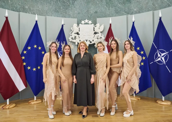 Evika Siliņa tiekas ar "Tautumeitām".