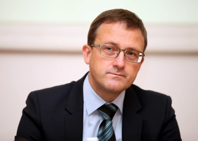 Nodzīvot līdz 100 gadiem - pilnīgi reāli: latviešu ārsts skaidro, kāpēc retas slimības sastopamas arvien biežāk