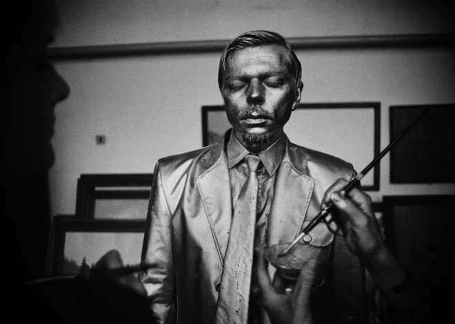 Atklās izstādi “Miervaldis Polis: Atslēgas caurums uz paradīzi. Egocentriķa klejojumi”