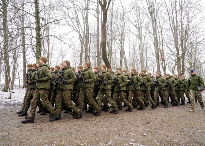 "Не хочешь в армию? Решим вопрос за деньги!" Латвийские военные проверили подозрительное объявление