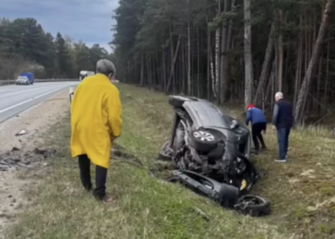 VIDEO: traģisks negadījums uz Tallinas šosejas; viens cilvēks gājis bojā