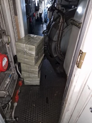 Par nelikumīgu cigarešu pārvadāšanu divos vilcienos apcietināti četri Krievijas pilsoņi.