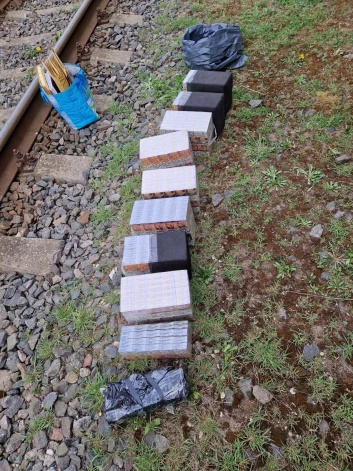 Par nelikumīgu cigarešu pārvadāšanu divos vilcienos apcietināti četri Krievijas pilsoņi.