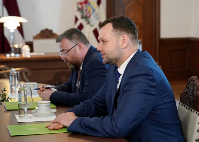 Labklājības ministrija noliedz uzņēmēju teikto: mēnešalgu skala nav palielināta vairāk kā par 2,6 %