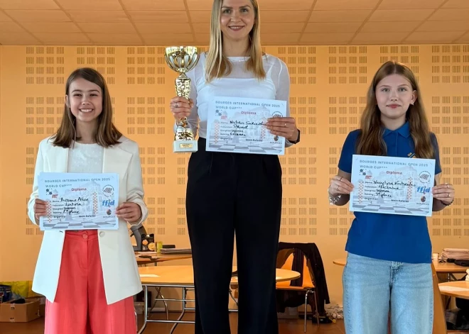 Latvijas jaunā dambretiste Alise Misāne izcīna otro vietu Pasaules kausa posmā 100 lauciņu dambretē Francijā