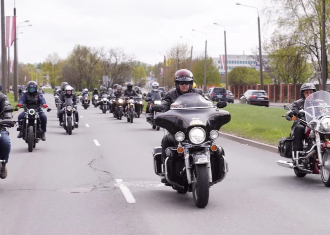 "Jābrauc tā, it kā visi gribētu tevi notriekt!" Eksperta padomi drošai motosezonai