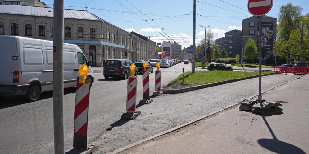 Rīga turpina vērienīgi atjaunot ielas. 
