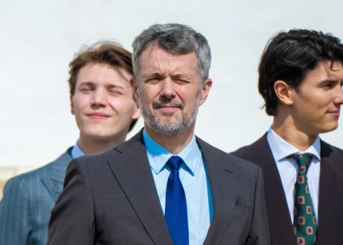 Frederika ceļojums uz salas galvaspilsētu Nūku seko jaunā Grenlandes premjerministra Jensa Frederika Nīlsena vizītei Kopenhāgenā šīs nedēļas sākumā.