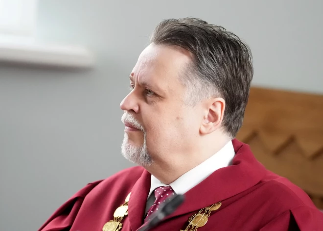 Darbnespējas lapas tiesas procesā ir sērga, norāda Austākās tiesas priekšsēdētājs