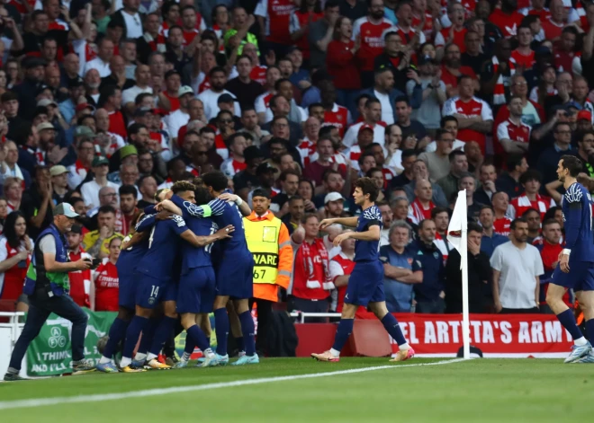 Čempionu līgas pirmajā pusfināla mačā PSG tiek pie uzvaras Londonā