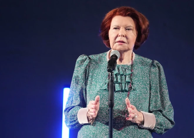 Vīķe-Freiberga: Trampa vadītās sarunas par mieru Ukrainā ir grotesks izsmiekls diplomātijai