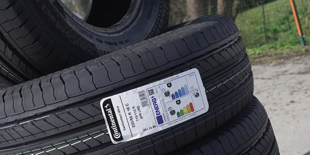 Abi Continental C riepu modeļi pieejami izmēru diapazonā no 15 līdz 17 collām, kas pārsvarā paredzēti furgoniem.