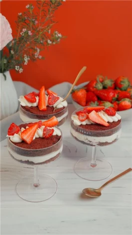 Velveta kūka. Publicitātes foto