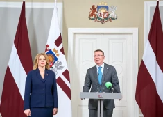 Президент и премьер в честь праздника призвали ценить свободную и независимую Латвию