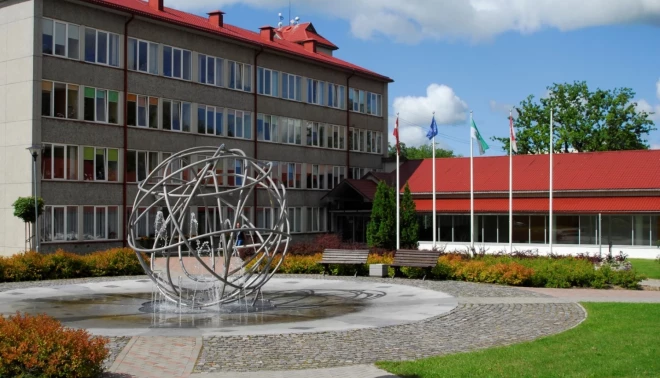 Uz Limbažu novada domes 15 deputātu vietām pretendē 114 kandidāti no desmit sarakstiem.