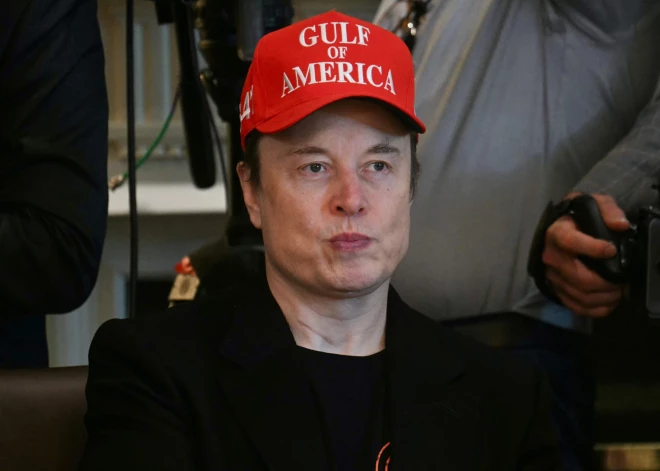 Parādās ziņas, ka Masks varētu zaudēt vietu “Tesla” vadībā; uzņēmums sniedz komentāru