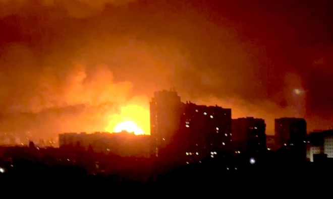 Odesā postījumi nodarīti daudzstāvu dzīvojamām mājām un privātmājām.