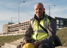 Šova "Ģimene burkā" dalībnieks Mareks Folkmanis vīlies, ka jaunajā darbā viņam tiek veiktas alkohola pārbaudes
