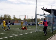 "Riga" futbolisti virslīgā pārliecinoši pārspēj "Super Nova" komandu