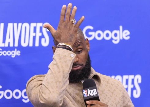 Lebrons Džeimss pēc negaidīti graujošās neveiksmes NBA izslēgšanas spēlēs jau pirmajā kārtā