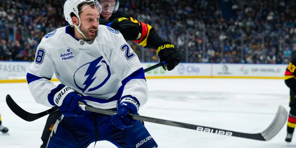 Zemgus Girgensona sezona noslēdzās ar Tampabejas "Lightning" zaudējumu Stenlija kausa izcīņas pirmajā kārtē pret Floridas "Panthers"