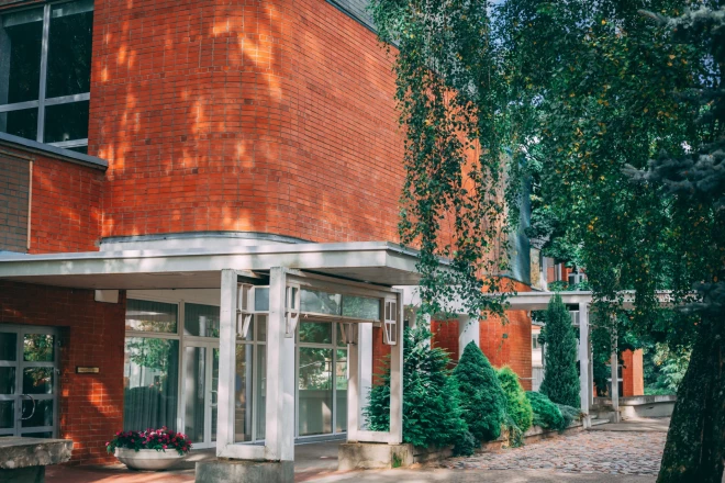 Uz Saulkrastu novada domes 15 deputātu vietām pretendē 95 kandidāti no sešiem sarakstiem.