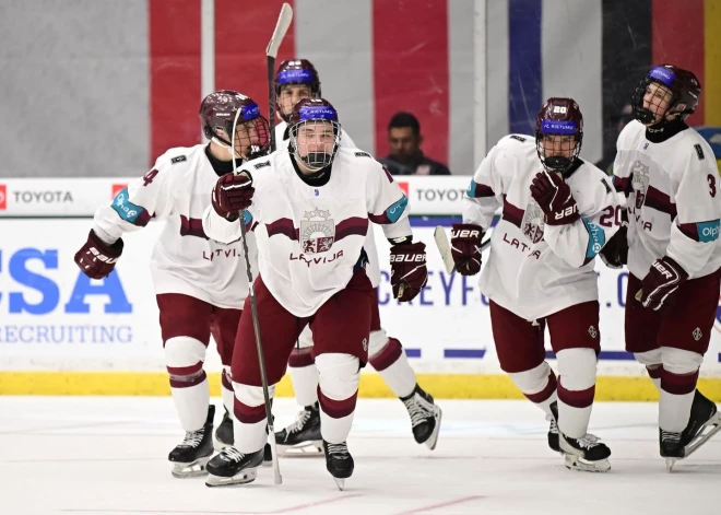 Latvijas U-18 hokeja izlase pasaules čempionāta ceturtdaļfinālā cienīgi piekāpjas favorītiem no ASV