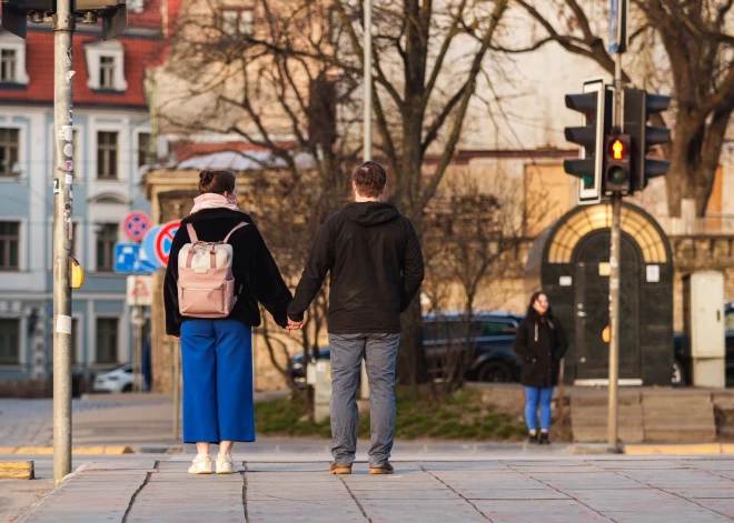 Noskaidrots, no kā Latvijas iedzīvotāji būtu gatavi atteikties, ja vajadzētu samazināt tēriņus