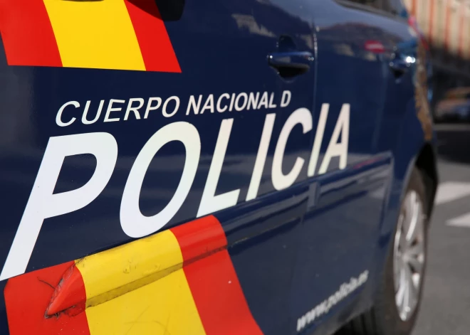 С трудом двигались, зубы были разрушены: испанская полиция освободила детей, которых родители держали под замком более трех лет