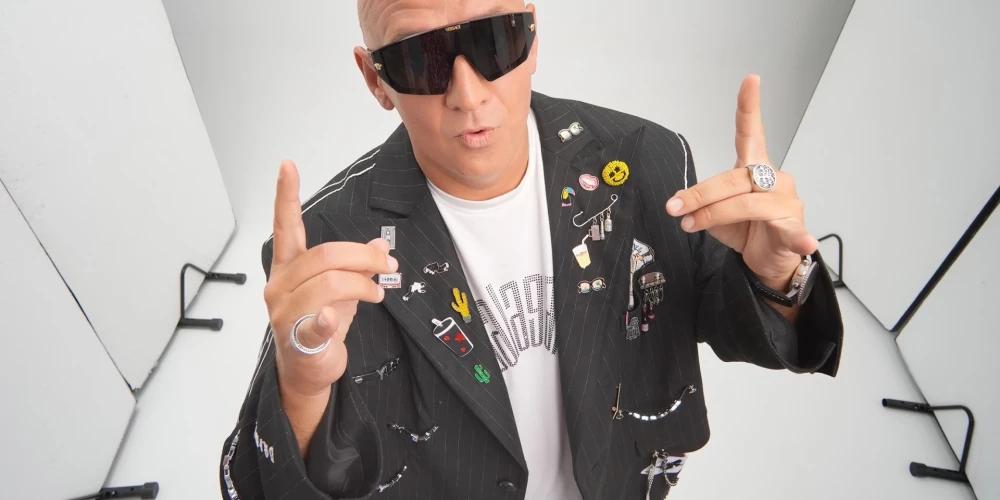 Новый, "балаганный" имидж Потапа.