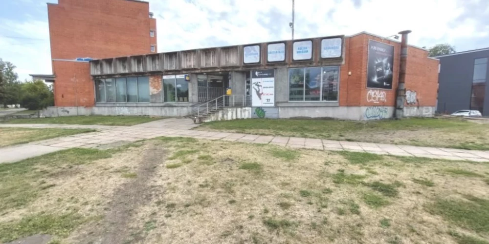 Augstākā izsoles sākumcena noteikta 212 000 eiro apmērā īpašumam Sesku ielā.