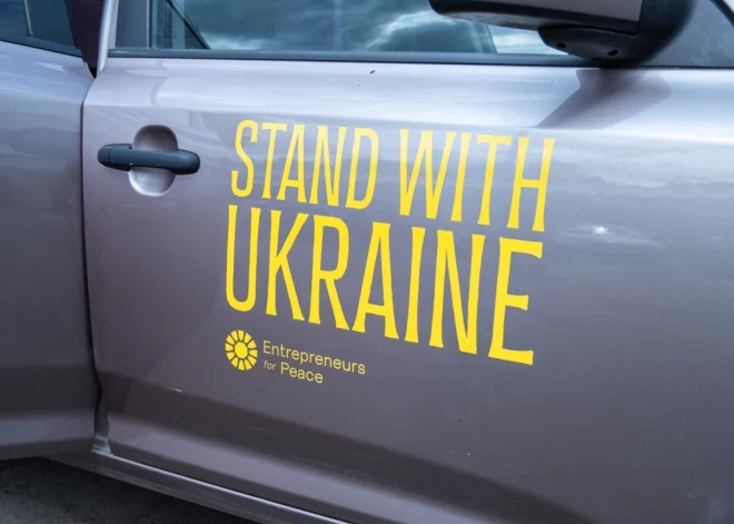 Iekšlietu ministrija nodos Ukrainas iestādēm 20 automašīnas