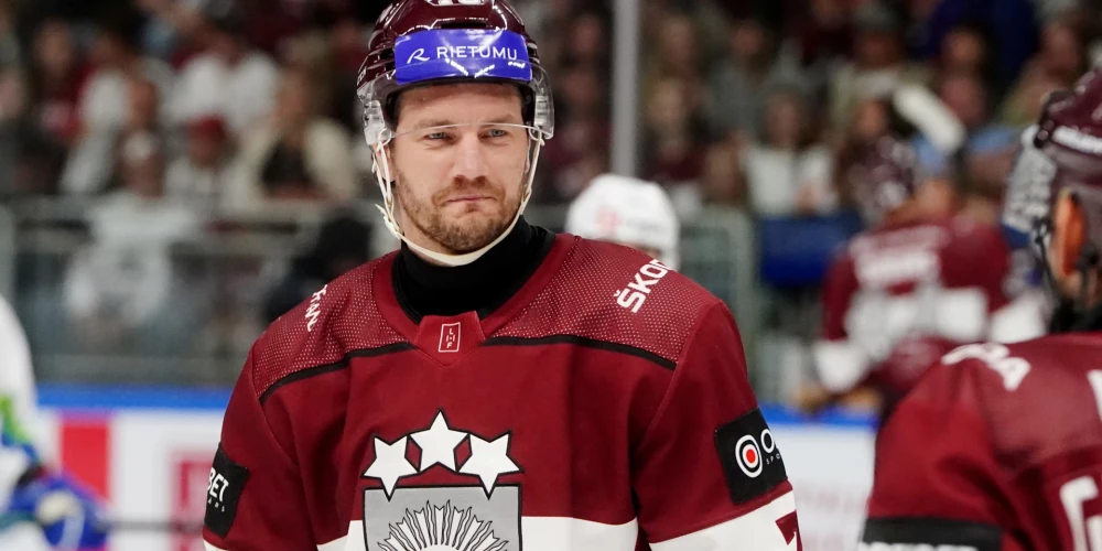 Uzbrucējs Miks Indrašis šajā pavasarī nepievienosies Latvijas vīriešu hokeja izlasei.